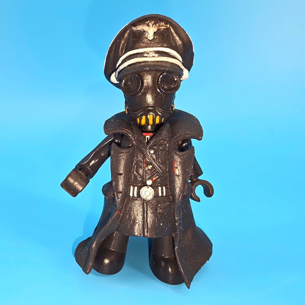 Mezco Mez-Itz Hellboy II The Golden Army "Kroenen" 3 Inch Vinyl Figure Toy